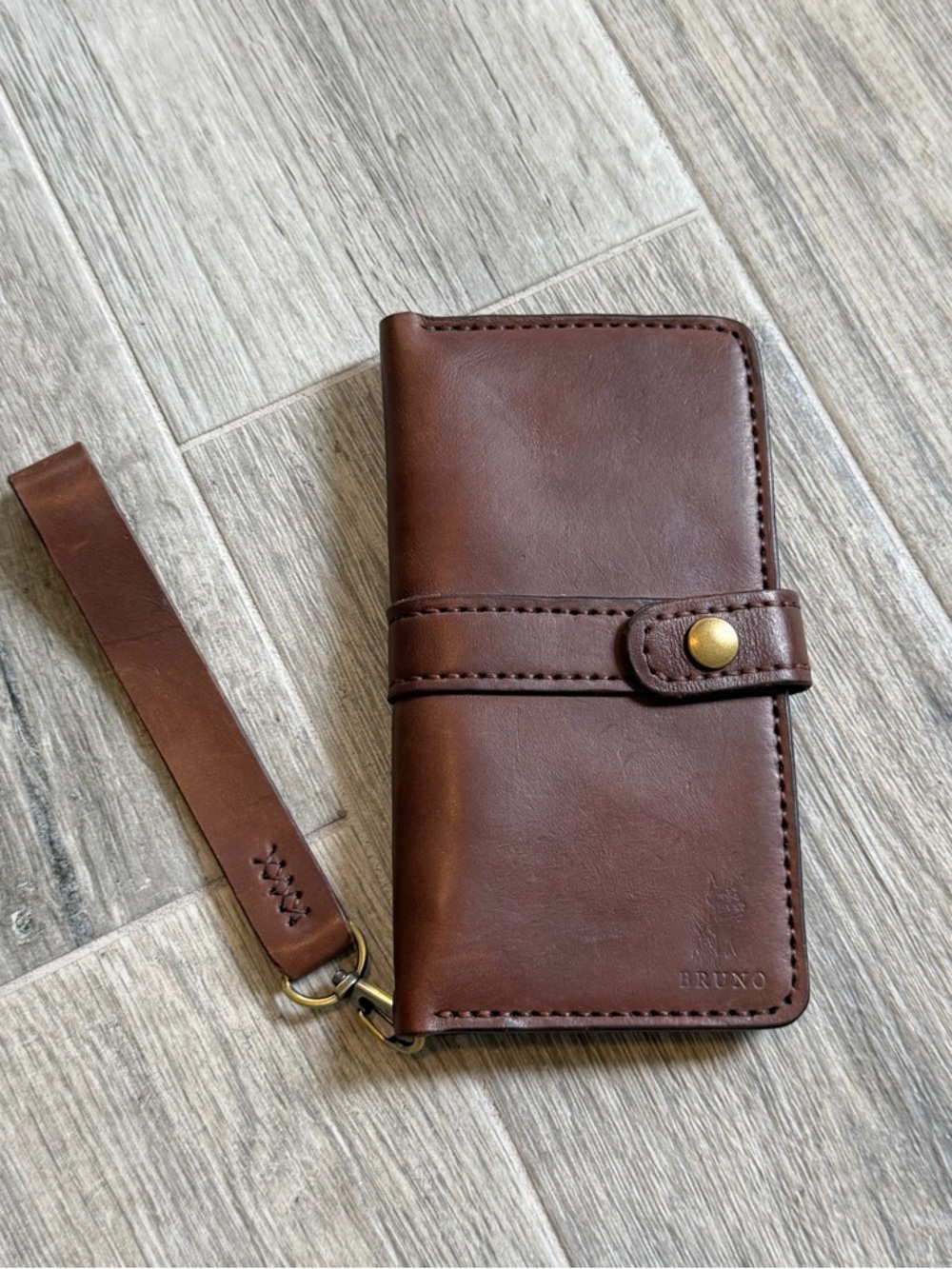 Bruno Elongated Leather Wallet
Billfold Wristlet Minimalist Classic Quiet Luxary
